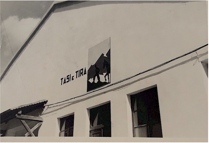 Tasi e Tira dipinto nell'anno 1964